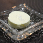 Élan - ランチコース 7865円 のバター