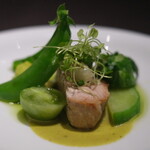 Élan - ランチコース 7865円 の北海道の羅臼のぶり 緑色の野菜 水晶文旦 マイクロクレソン
