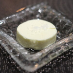 Élan - ランチコース 7865円 のバター