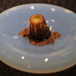 Élan - ランチコース 7865円 のビターチョコレート カヌレ・ド・ボルドー