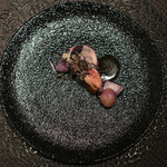 Élan - ランチコース 7865円 の青森のバルバリーの鴨 紫色の野菜 シャドークイーン 紫カイワレ