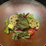 焼肉 喰心 - 旬の彩りサラダ　トリュフドレッシング