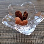 宮廷中国菜 FULONG - アミューズのピーカンナッツの黒糖がけ