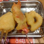 串かつ でんがな - 左から、チーズ、紅しょうが、れんこんです。