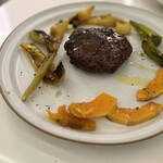 ファカロー ピッツァ ギャラリー - 肉肉しい牛ハンバーグ