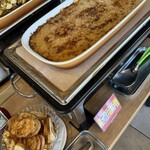 レストラン ヴァロリス - 鯖とジャガイモのチーズ入りグラタンピリ辛チリトースト添え