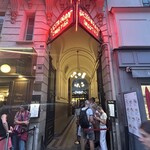 Bouillon CHARTIER - 出る時（1時間後）は、行列でした。