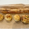 LUCKY BAKERY - 低温熟成バゲット、チーズフランス、ミルクチーズロール