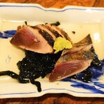 居酒屋 さか盛 - つきだし（カツオタタキ）