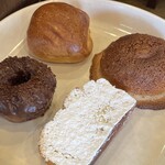 パンの店 チャーリー - 料理写真:クルミマロン
クランキーチョコ UFOパン
メープルスィート