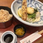 大阪うどん きらく - 