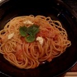 JIGEN - 完熟トマトとモッツァレラとバジル
