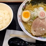 札幌みその - 料理写真:塩らーめん890円、半ライス220円