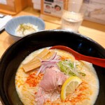 焼きあご塩らー麺 たかはし - 