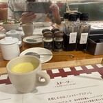 とろけるハンバーグ 福よし - 卓上