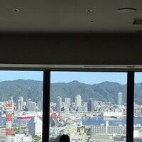 スカイグリルブッフェGOCOCU - 眺望。朝から海や走る船を眺めるのはなんだかとても良い。