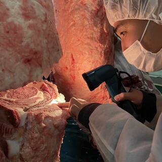 一貫生産・枯らし熟成に美味しさの秘密あり‼