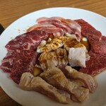 慶州焼肉レストラン - オオカク、カルビ、豚バラ、鶏もも、大腸