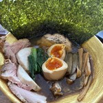 Atterimen Koji - あってりめん醤油980円、全部のせ800円
