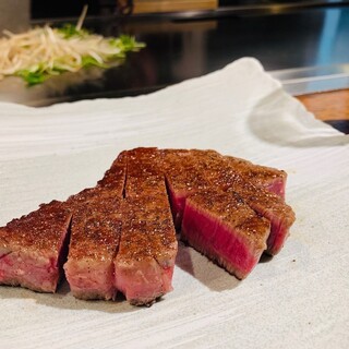 茨城県産常陸牛をステーキでご提供。濃厚な旨味を愉しんで