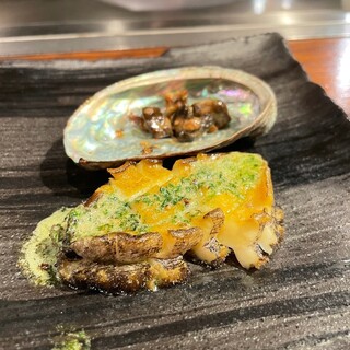 海鮮もおすすめ。贅沢なディナーにふさわしい厳選食材が勢揃い