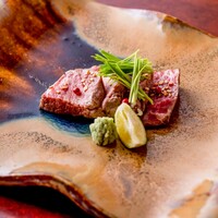 旬の素材を捉え・五感で悦喜できる「 強肴 」