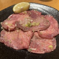 ホルモン焼肉 富や 栄店 - 