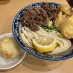 梅田 釜たけうどん - 