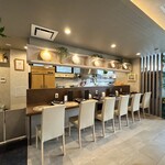 和食料理人＆挽肉製作所 - 店内の様子（カウンター席）