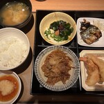 やよい軒 - 料理写真: