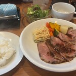 肉バル HATTORI - イベリコ豚ローストポークトリュフソース