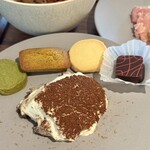 Crossroads Kitchen - 