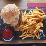 The Nojiri Coffee Company The Roastery - 料理写真:ダブルアローヘッドスマッシュバーガー