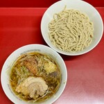 ラーメン二郎 - 小ラーメン 豚2枚・つけ麺変更・ニンニク・アブラ・一味唐辛子