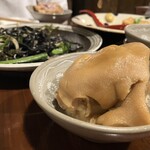 きんぱぎんぱ - テビチ（イカ墨麺焼きそばを添えて、、、）