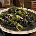 きんぱぎんぱ - イカ墨麺焼きそば