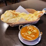インド・ネパール料理店 ミテリ - 999セットのカレーとナン。