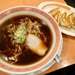 幸楽苑 - 料理写真:郡山ブラック（素ラーメン）＋餃子