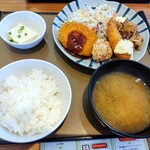 やよい軒 - 料理写真:4種の合い盛り定食