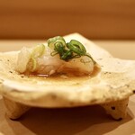 鮨 やすみつ - 平目のえんがわ