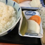 港亭 - オクラと大根とにんじんの漬物