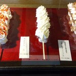 九蔵 - 生クリーム団子(ショーケース)