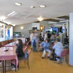 レストラン 銀河亭 - カジュアルな店内