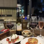 ヴィノシティ・マキシム - モッツァレラチーズ、日替わりキッシュ