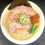 らぁ麺 飛鶏 - 濃厚地鶏白湯そば大盛、豚増し