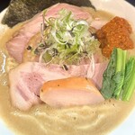 らぁ麺 飛鶏 - 濃厚地鶏白湯そば大盛、豚増し