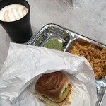 チャロチャロ!チャイブレイク - グリルワダパオ＆桃とバニラのチャイ(¥788)