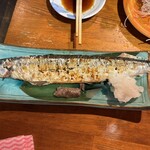 立呑み魚参 - でっかいさんま