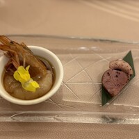 天厨菜館 - 鴨肉のローストとピータン