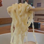 喜一 - 喜多方でも珍しいヒラヒラ中太麺